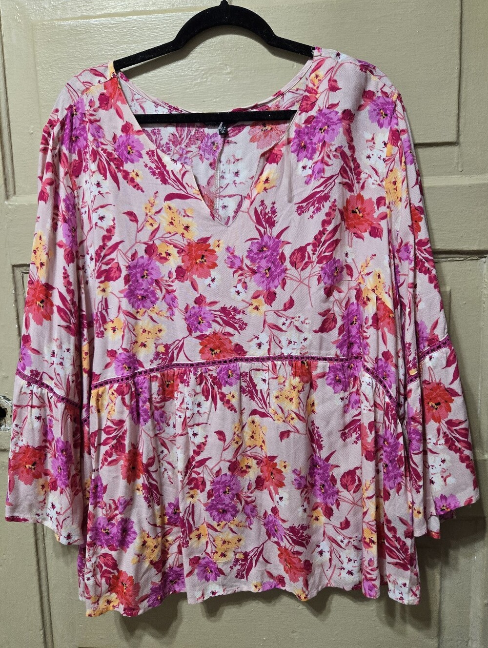 Unique Spectrum Floral Boho Bell Sleeve Pink Yellow Blouse EUC Size: 2X